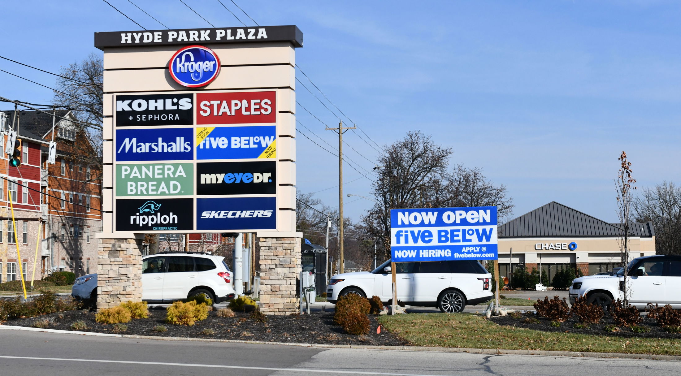hyde park shopping plaza entrance sign